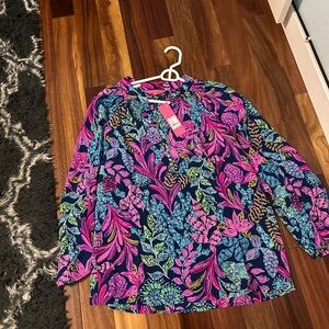 100% authentic Lilly Pulitzer Elsa silk top size Medium. NWT!